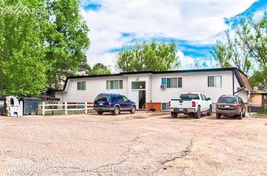 Main picture of 4735 Scenic Cir