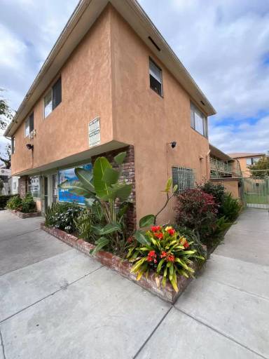 Main picture of 419 Orange Ave