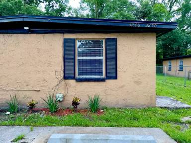 Main picture of 3242 Phyllis St