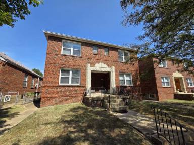 Main picture of 5247-49 Pernod Ave