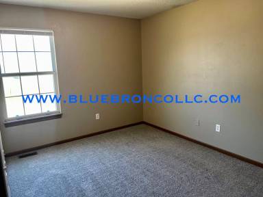 Main picture of 615 Willow Ln
