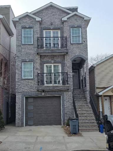 Main picture of 83 Pamrapo Ave