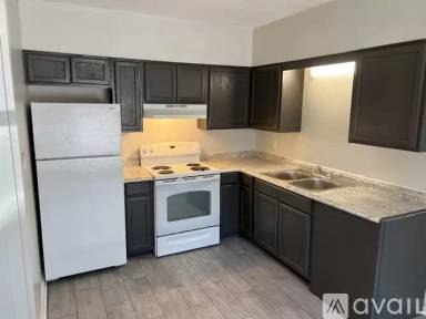 Main picture of 108 W Ball St