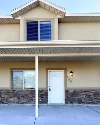 Main picture of 1720 E Main St