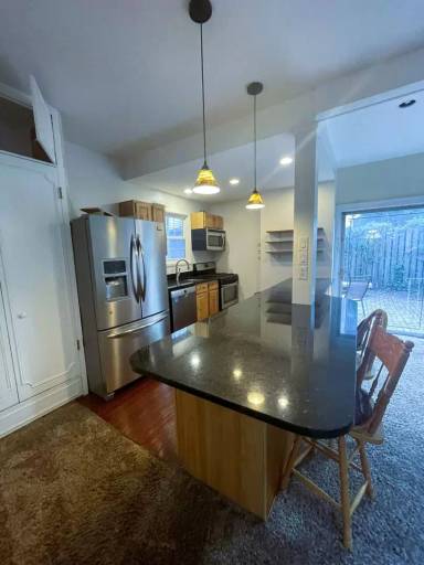 Main picture of 401 S Division St