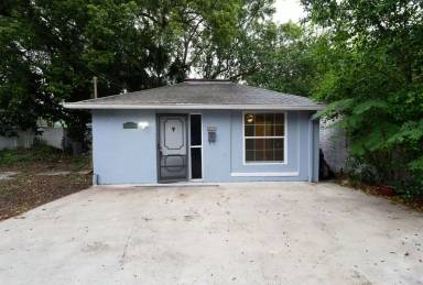 Main picture of 614 Park Lake St