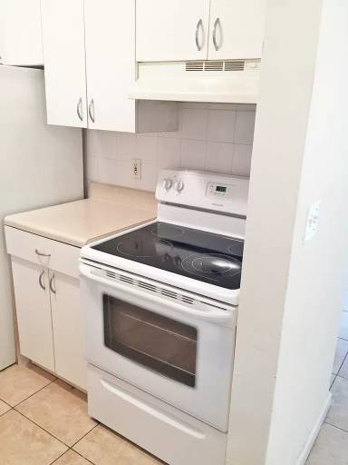 Main picture of 75 SW 10th St