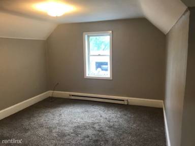 Main picture of 14 Oak St