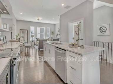 Main picture of 456 Parkway Dr NE