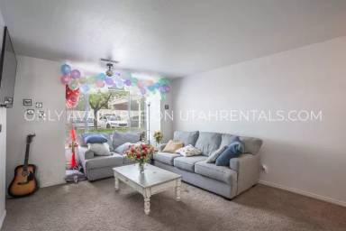 Main picture of 761 E 820 N