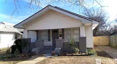 Main picture of 1115 S Florence Ave