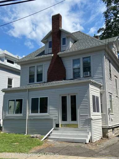 Main picture of 711 S Beech St