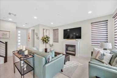 Main picture of 11389 Gravitation Dr