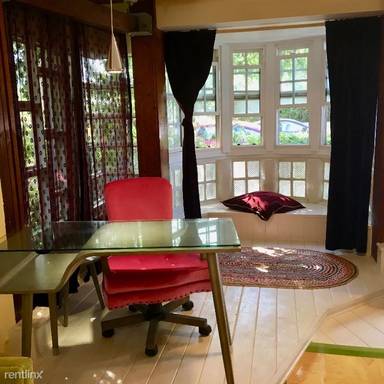 Main picture of 700 Angelus Pl
