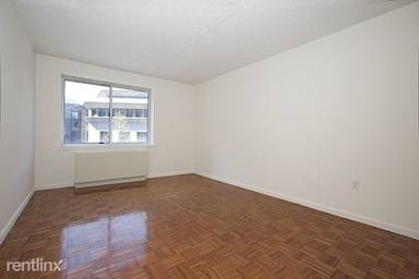 Main picture of South Cove Plaza