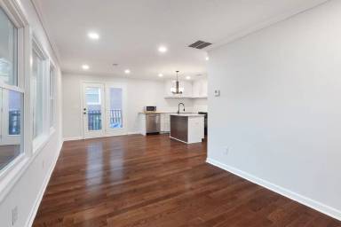 Main picture of 999 Oakland Dr SW