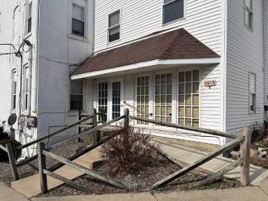 Main picture of 1015 3 St 1412 Water St