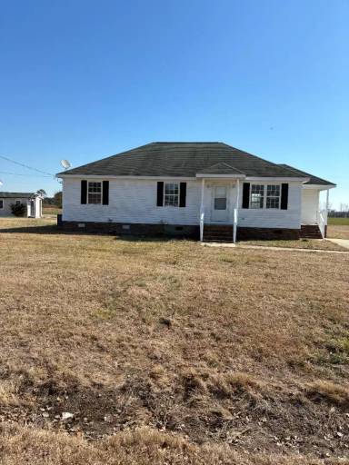 Main picture of 7021 Kingswood Circle