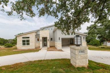 Main picture of 1314 Clayton Nolen Dr