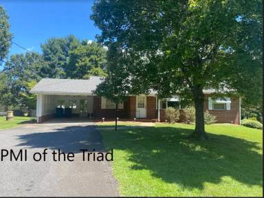 Main picture of 5545 Reynolda Rd
