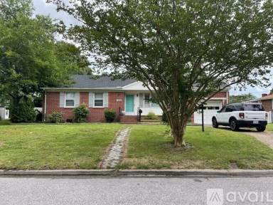 Main picture of 720 Howell St