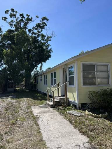 Main picture of 8314 N Edison Ave