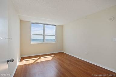 Main picture of Yacht Club at Brickell Apartments