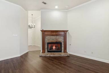 Main picture of 1404 Chaucer Dr