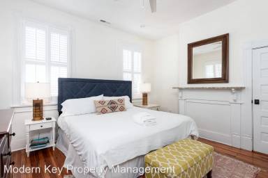 Main picture of 169 Spring St