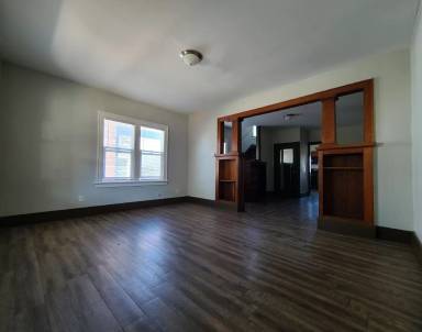 Main picture of 312 W 6th St