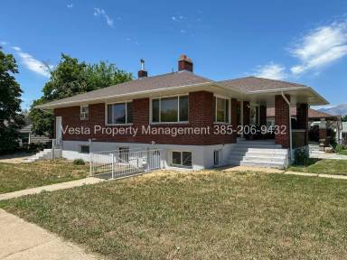 Main picture of 2735 Van Buren Ave