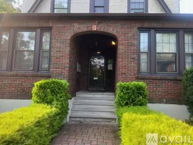Main picture of 100 Van Buskirk Rd