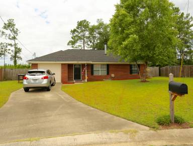 Main picture of 905 Summer Dr