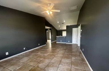 Main picture of 925 Winters St E