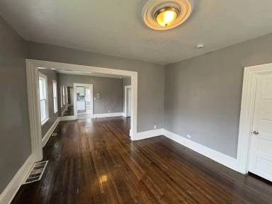 Main picture of 4139 E 95th St