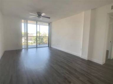 Main picture of 19455 NE 10th Ave