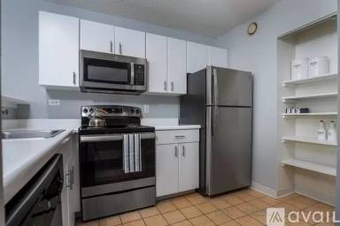 Main picture of 441 E Ohio St