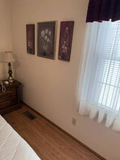 Main picture of 965 W Monroe St