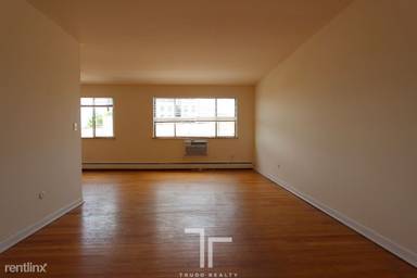 Main picture of 510 W Briar Pl