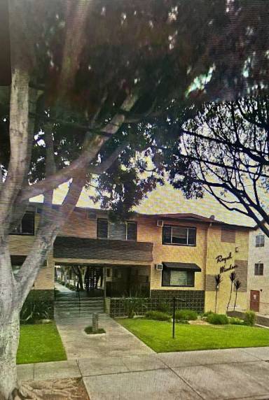 Main picture of 712 E Windsor Rd