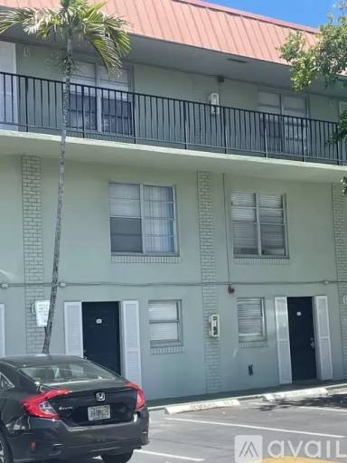 Main picture of 805 E Oakland Park Blvd