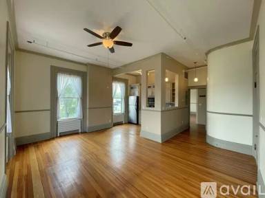 Main picture of 401 W Main St