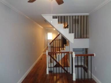 Main picture of 915 S Decker Ave
