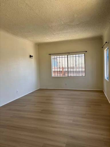 Main picture of 1120 W 85th St