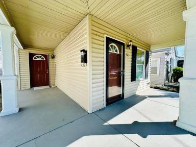 Main picture of 525 Lilly Ave