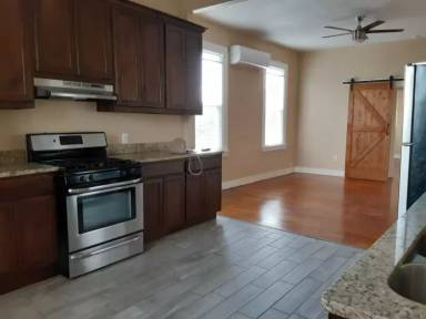 Main picture of 1814 McCullough Ave