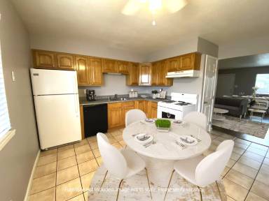 Main picture of 1017 H St