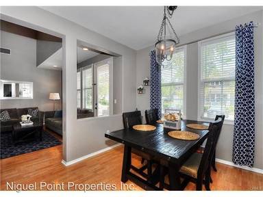 Main picture of 55 Ellsworth St