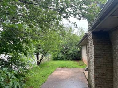 Main picture of 1021 Crown Dr