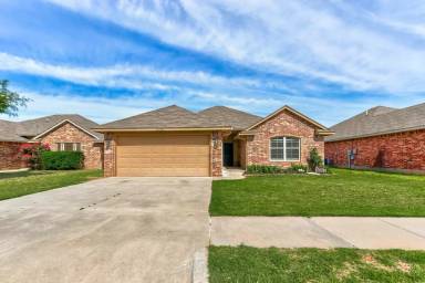 Main picture of 3204 Sahoma Trl